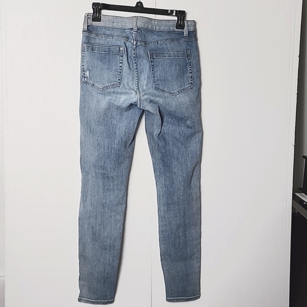 Vince Camuto Jeans. Distressed Size 27 - Picture 4 of 7